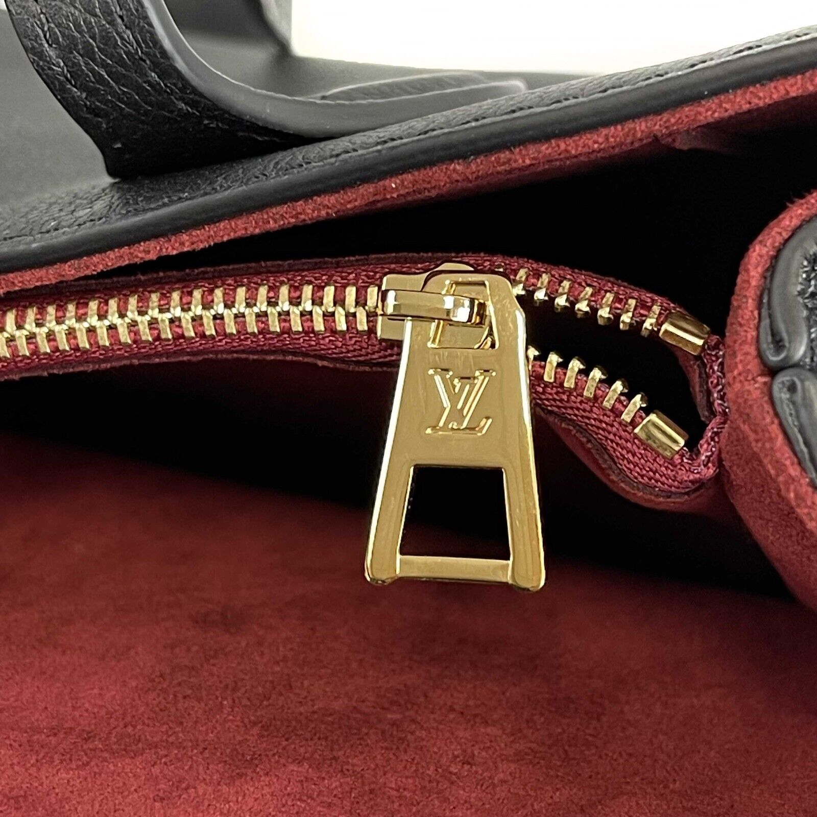 Louis Vuitton - NEW LV Lockme Shopper - Black Leather Shoulder Bag / T -  BougieHabit