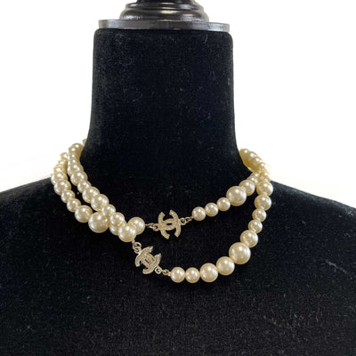 CHANEL - 11P Pearl Crystal CC Charm Faux Pearl Long Silver Necklace