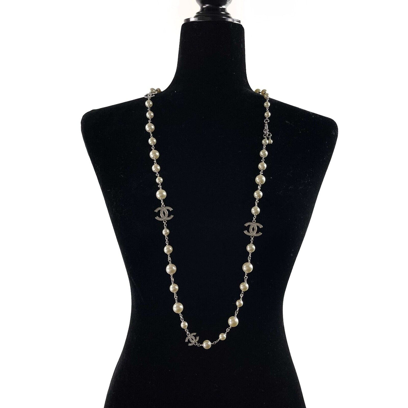 CHANEL - 11P Pearl Crystal CC Charm Faux Pearl Long Silver Necklace -  BougieHabit