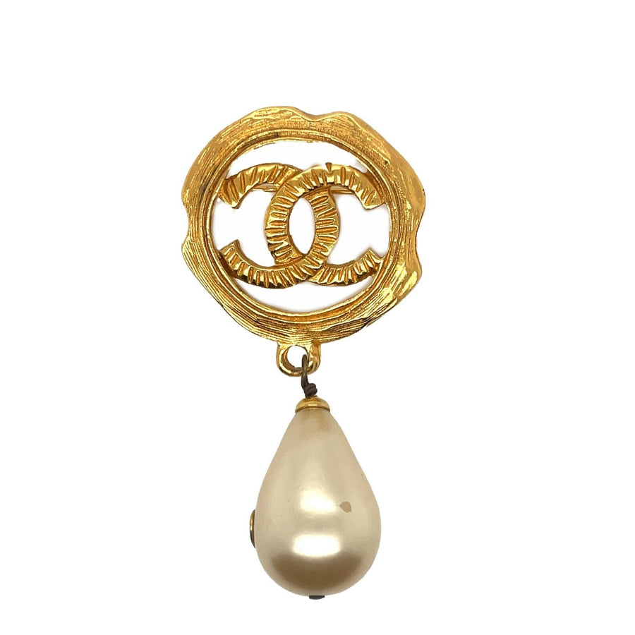 Chanel 22A CC Gold Brooch  BLOGGER ARMOIRE