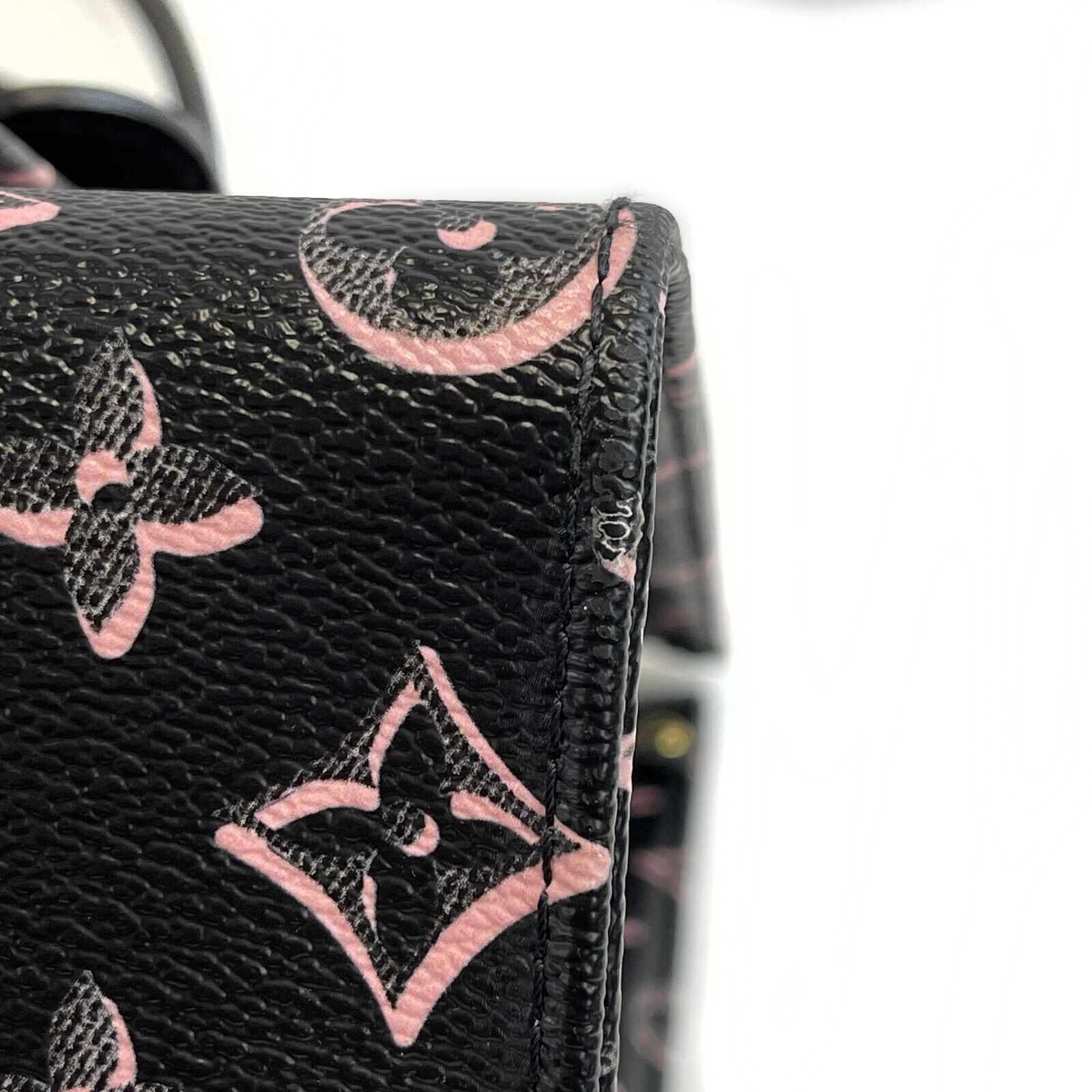 Louis Vuitton Monogram Fall for You LV Neo OnTheGo mm