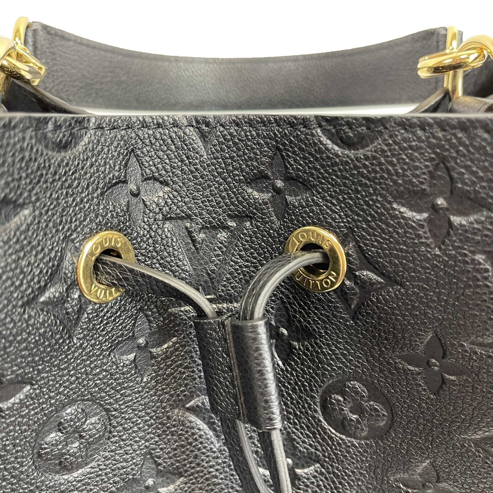 Neonoe MM Shoulder bag in Monogram Empreinte leather, Gold Hardware