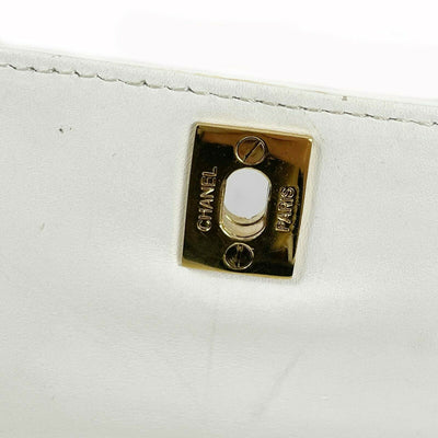 CHANEL - Vintage Medium Classic Flap - CC Lock White / Black Messenger Bag