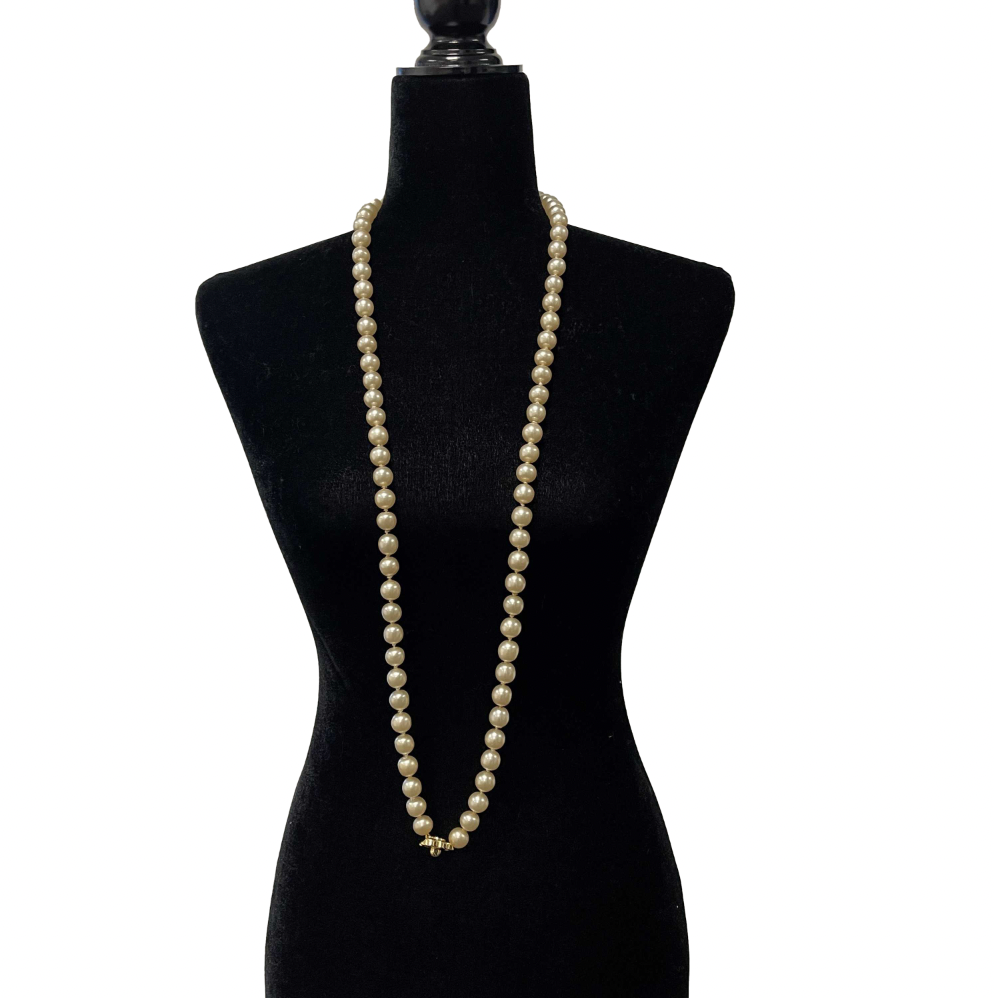 Chanel - Vintage 96P CC Logo Turn Lock Long Pearl / Gold Necklace