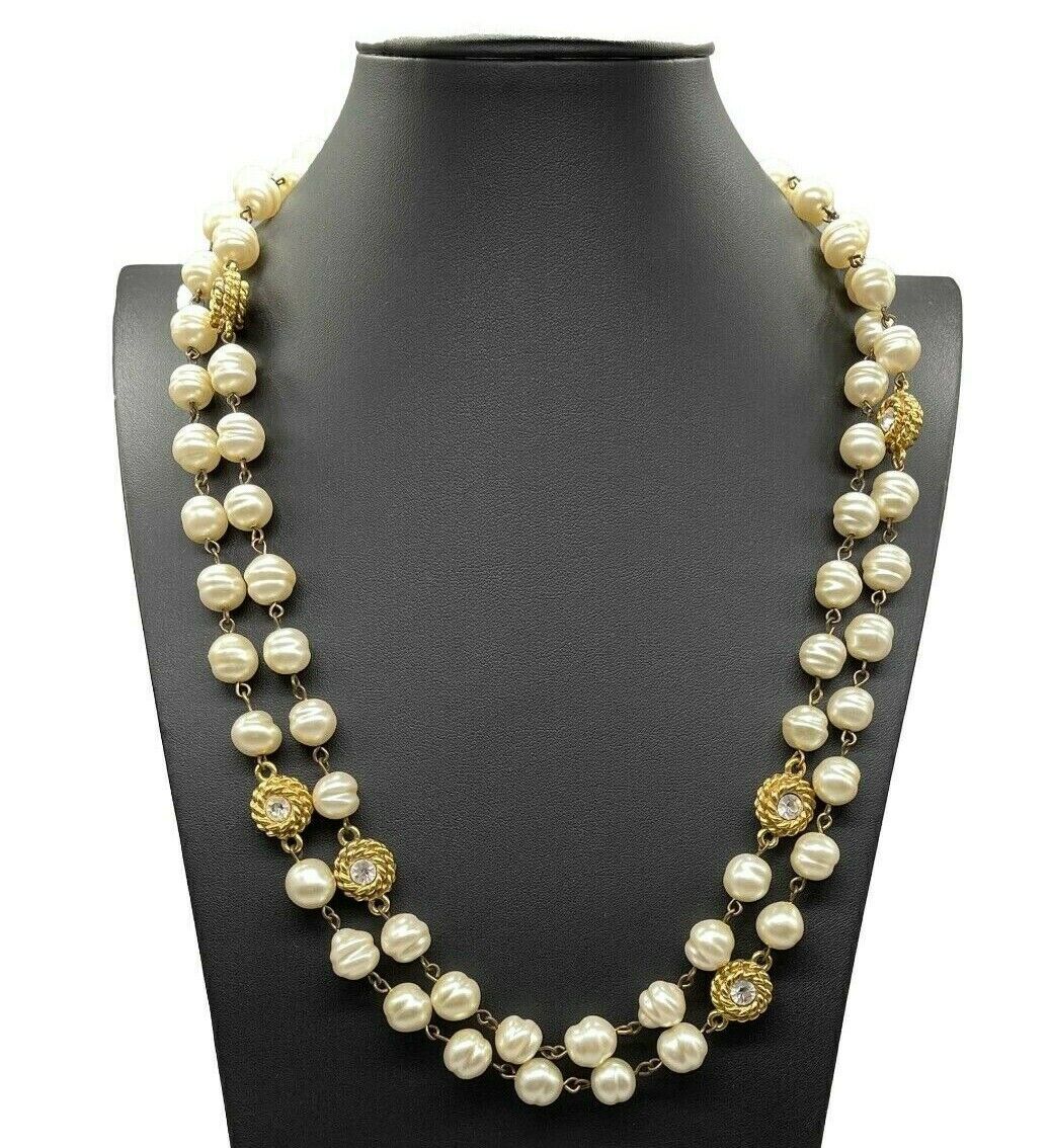 CHANEL - Vintage 80s Pearl Strass Crystal Accent - Pearl / Gold Necklace