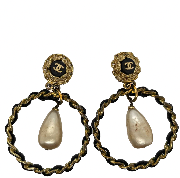 Chanel - Collection 27 Chain 1980s CC Gold Tone Pearl Clip-On Hoop Earring