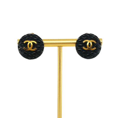 CHANEL-Vintage 94P Matelassé CC Logo Spring 1994 Clip On - Resin/Black Earrings
