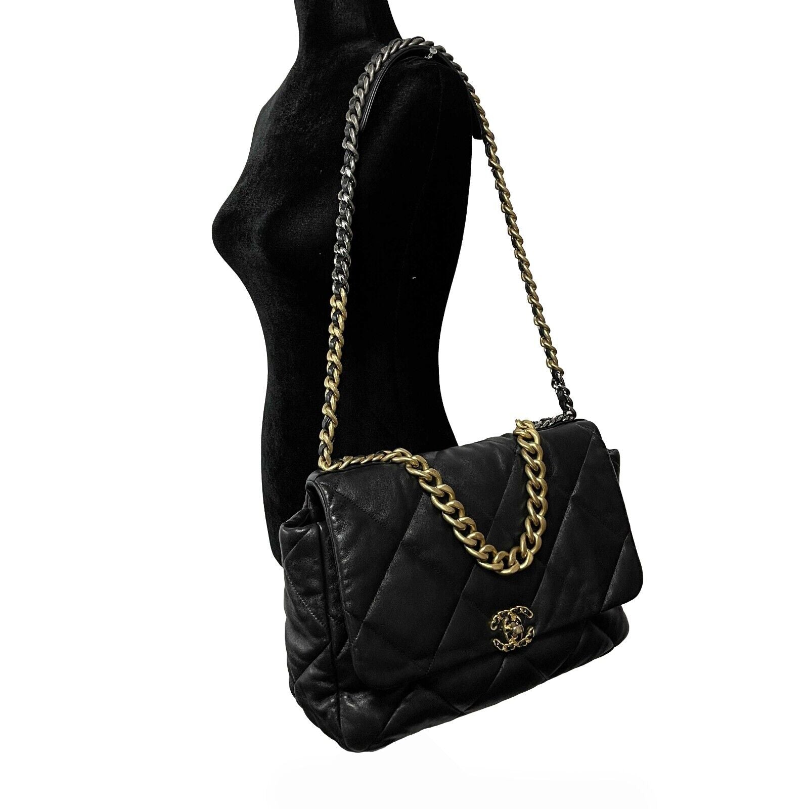 CHANEL 19 - CC Chain Maxi Black / Multi Metal Quilted Lambskin Flap  Shoulder Bag