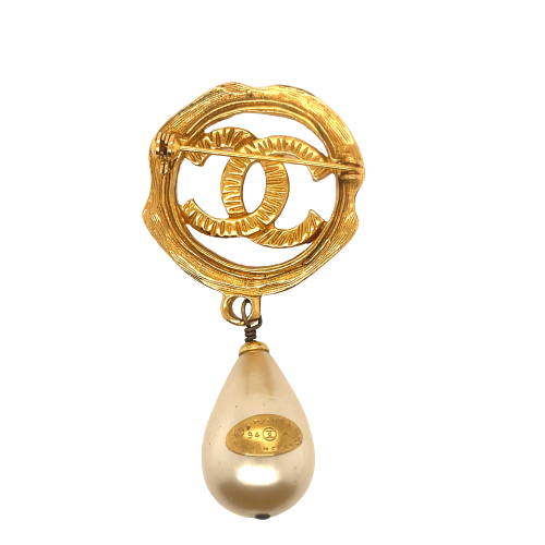CHANEL - Vintage 94A CC Logo Circle / Pearl Drop Textured - Gold