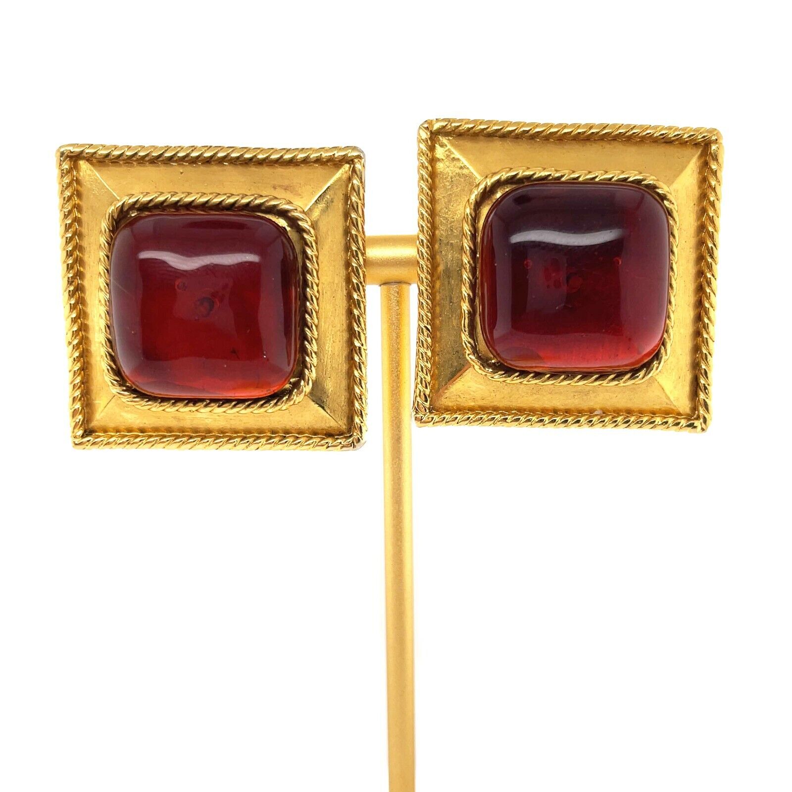 gold stud earrings chanel