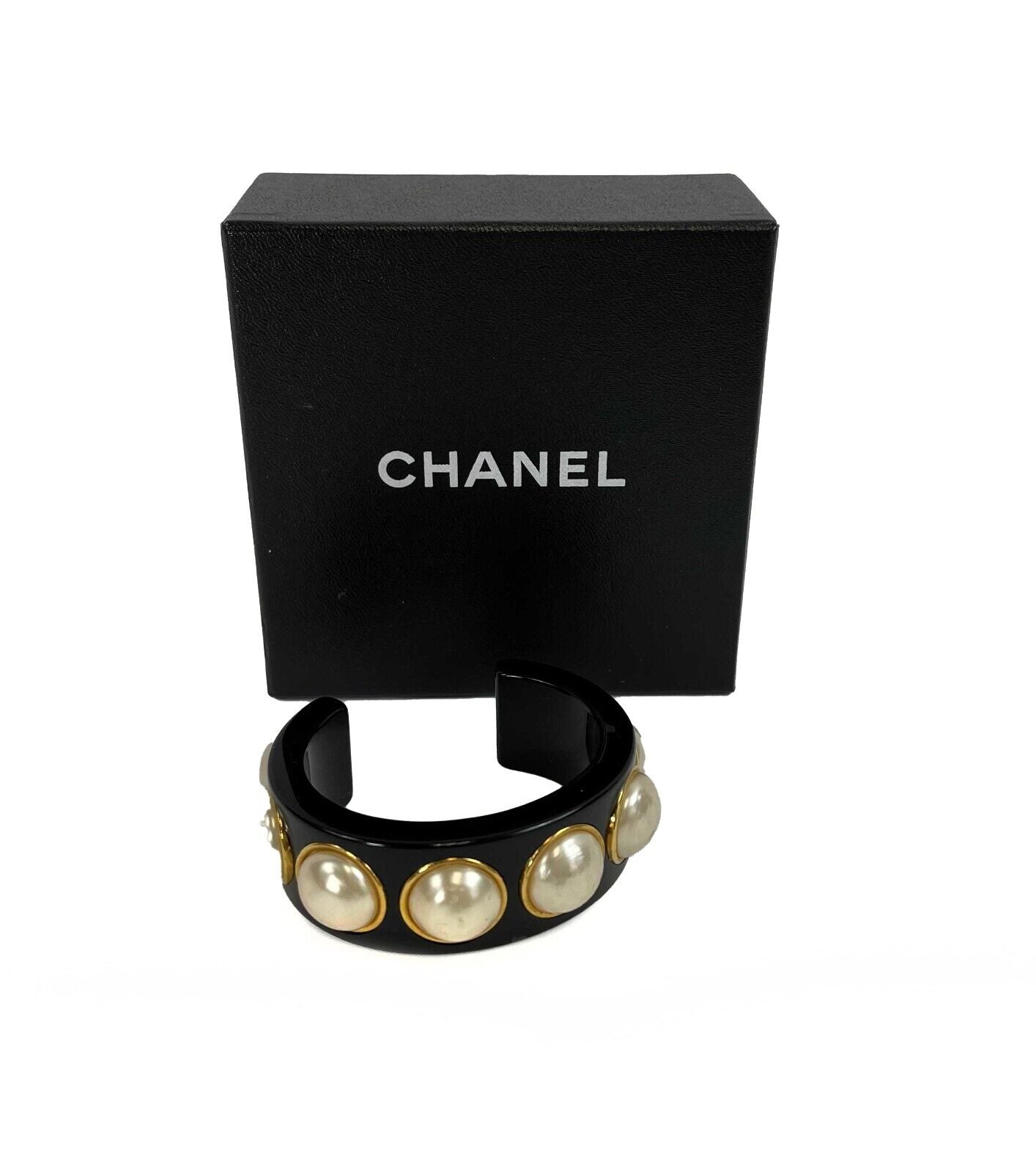 Chanel - Vintage Large Pearl Resin Cuff - Black - Bracelet