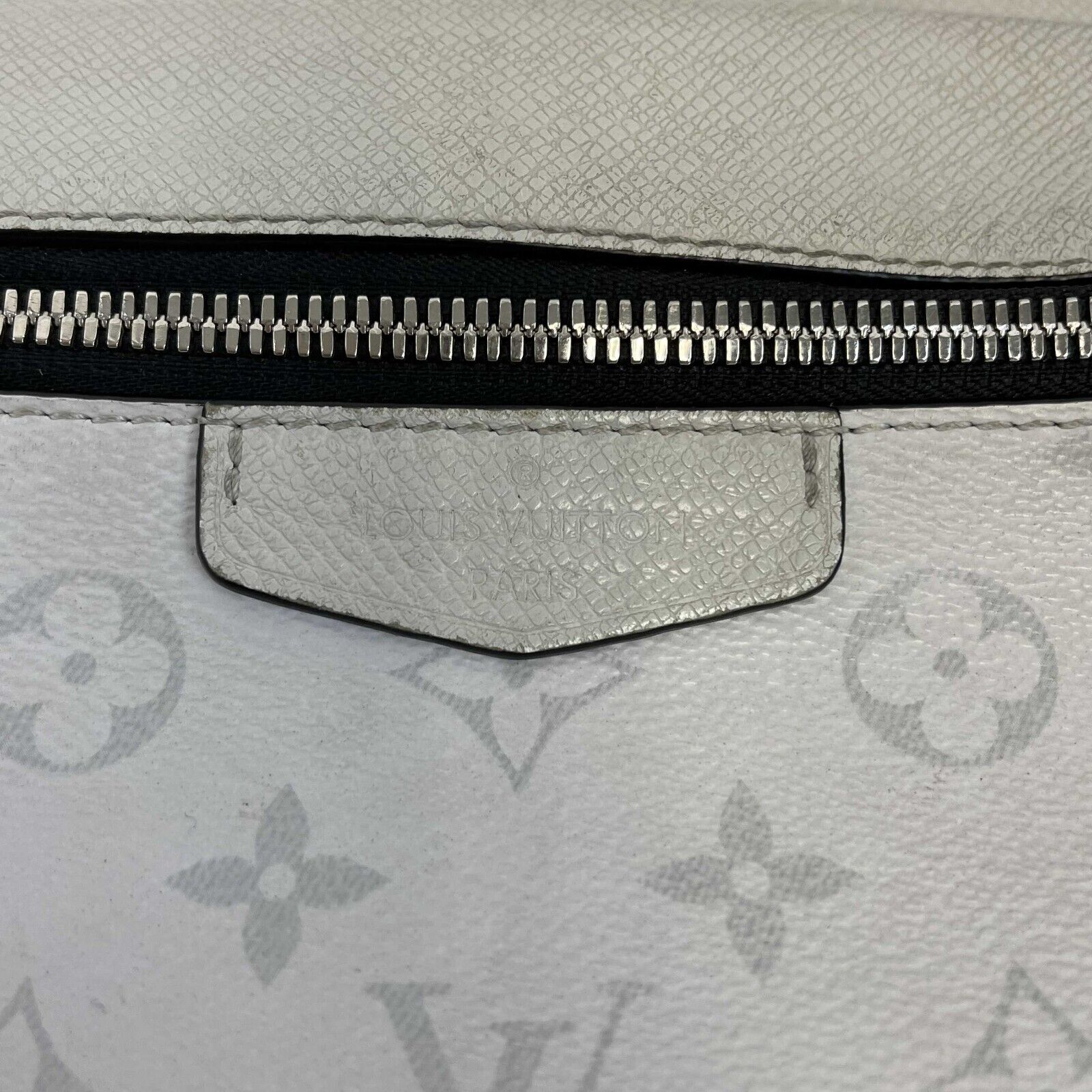 Louis Vuitton Taigarama Messengerama Monogram Eclipse Messenger Bag Grey