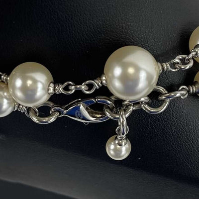 CHANEL - Excellent - A18 V Chanel Pearl Long Necklace - Silver / White FULL KIT
