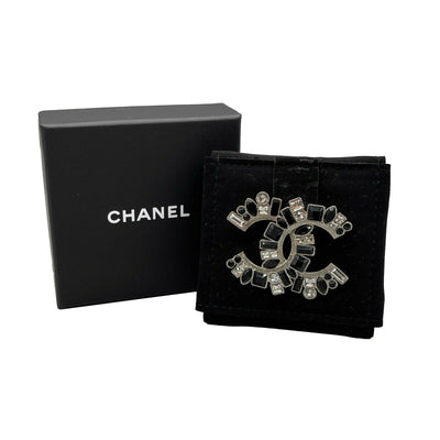 CHANEL -14K Clear and Black Strass CC Logo - Silver, Clear, Black - Brooch