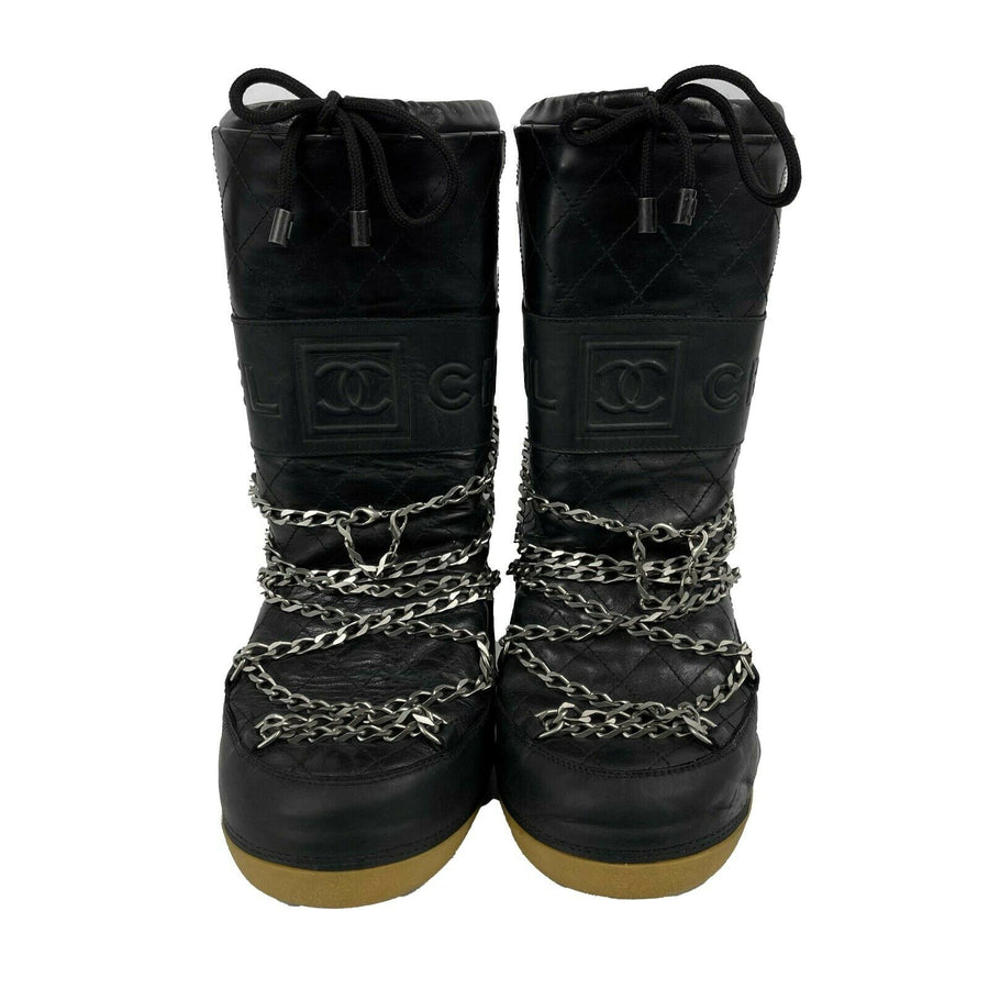 CHANEL - 06 Black Ski SnowBoots with Chain Link Detail - 38-40 fits US 7.5